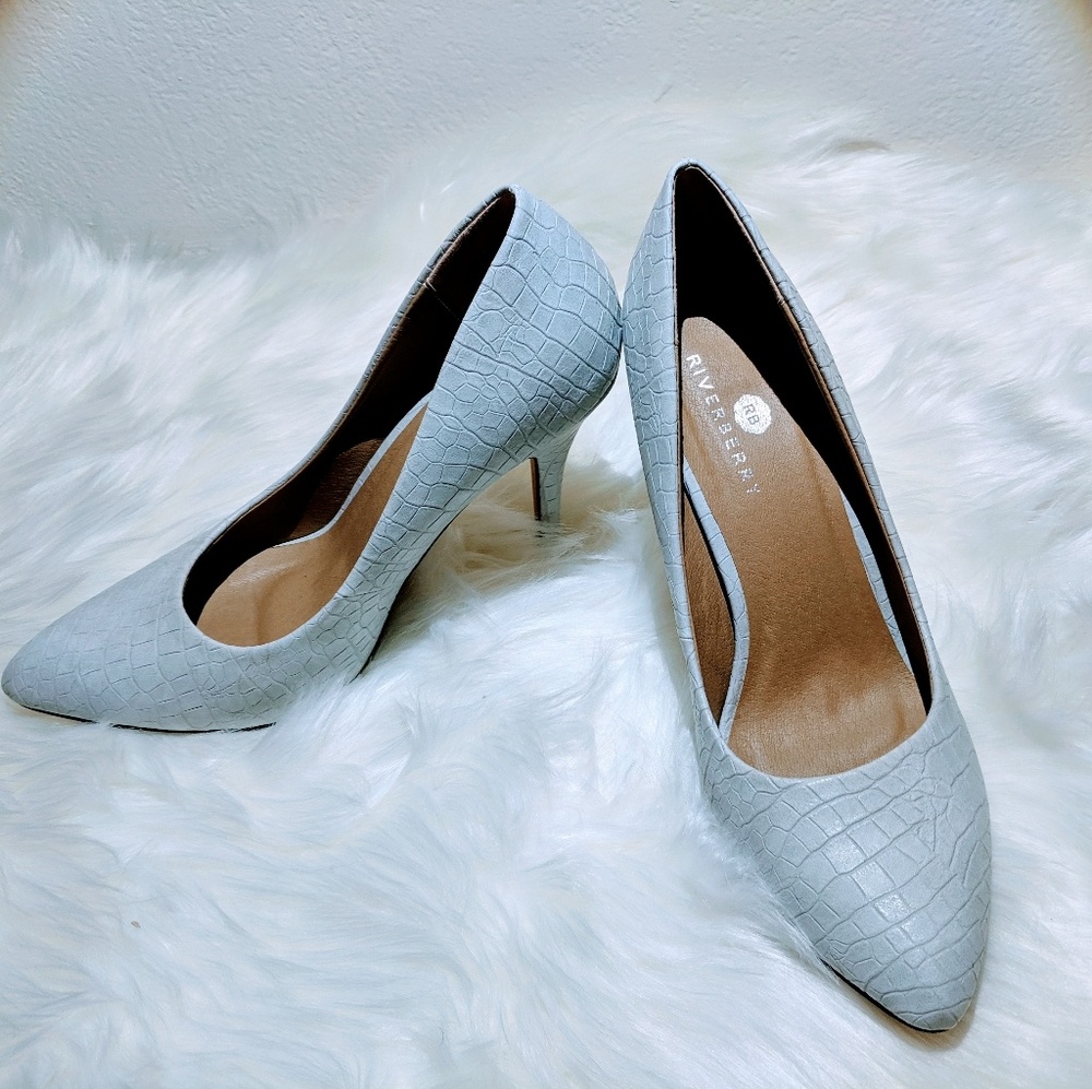 Beautiful  faux crocodile leather 4.5" heel